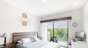 Departamento, 2 habitaciones, vista a la montaña | 2 habitaciones, camas con pillow-top y escritorio 