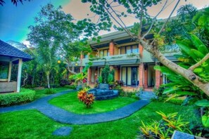 Mặt tiền nơi lưu trú