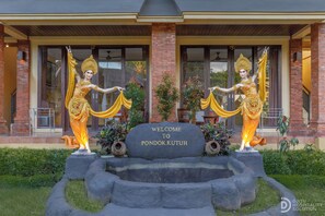 Entrée de l’hébergement