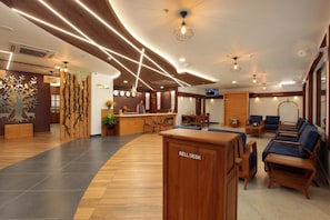 Lobby - The Silvertips (Kothamangalam)