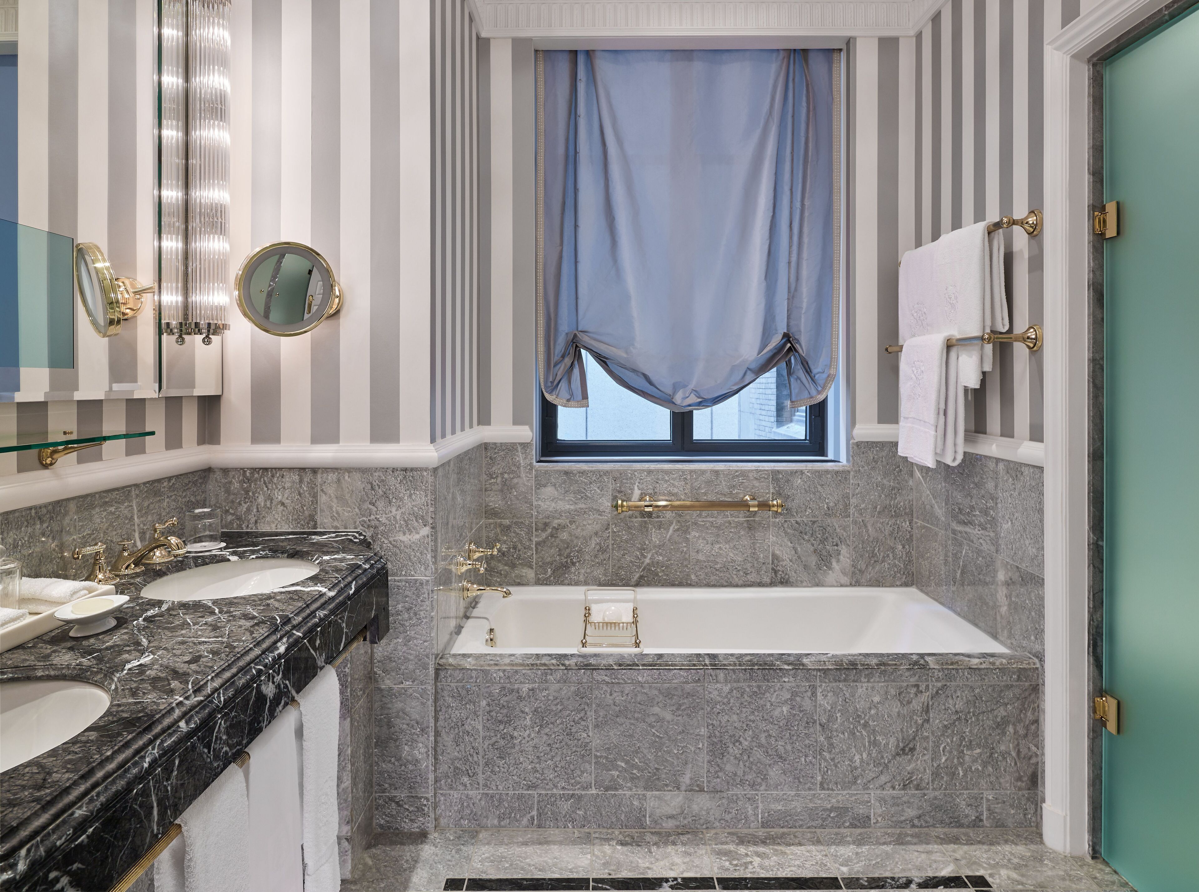 Photo - 5th & 55th Residence Club