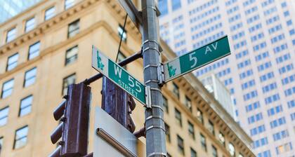 5th & 55th Residence Club