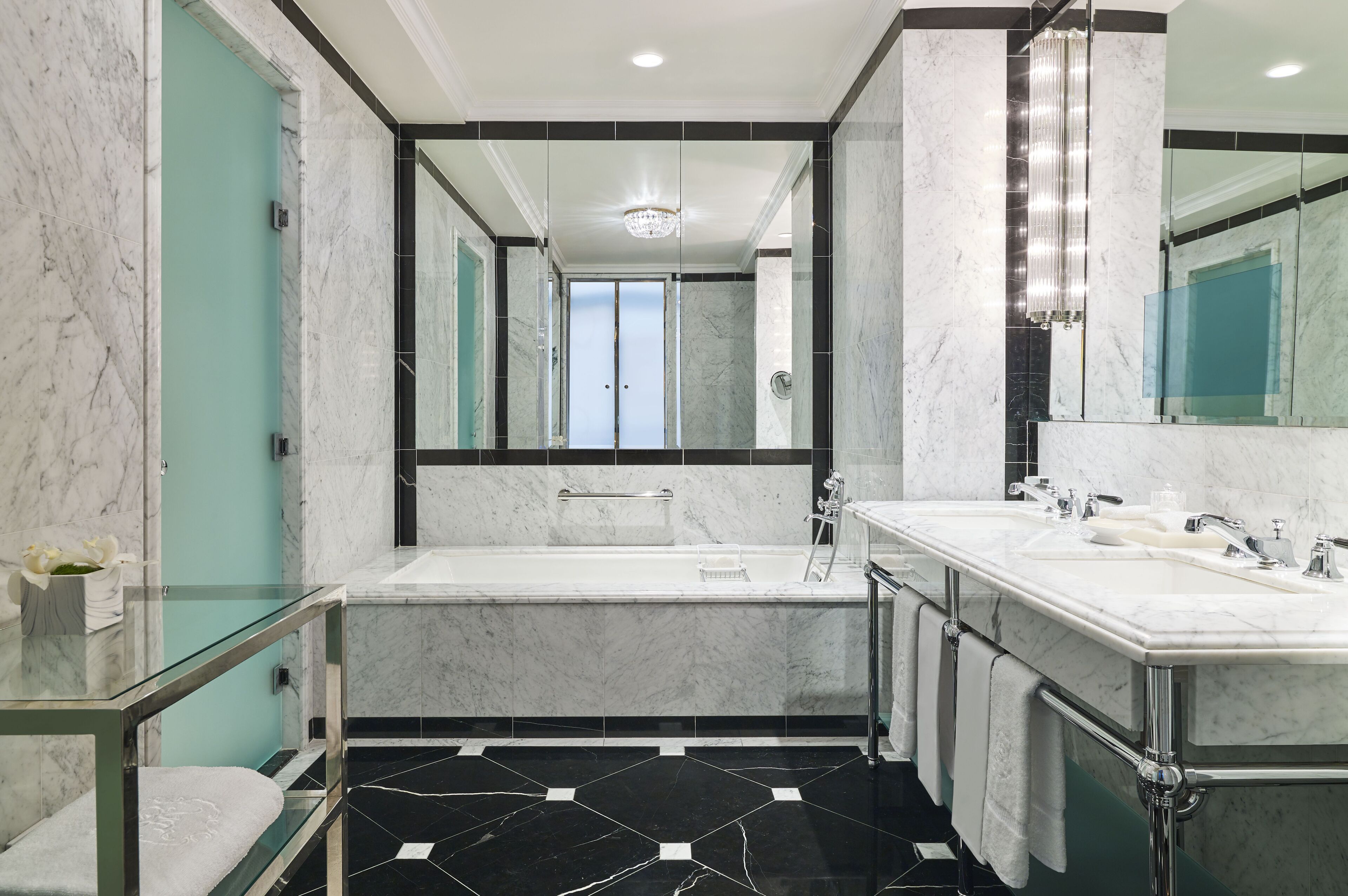 Photo - 5th & 55th Residence Club