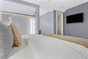 6 slaapkamers, een strijkplank/strijkijzer, reisbedje, wifi