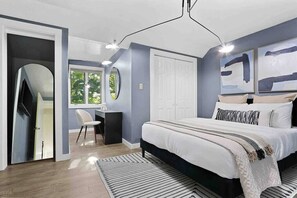 Iron/ironing board, travel cot, WiFi, bed sheets - Amazing Green Bay Vacation Home!! (Green Bay)