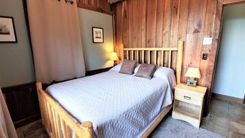 House | 2 bedrooms, free WiFi, bed sheets