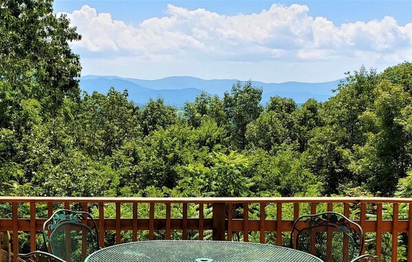 House | Balcony - It`s_owl_good (Luray)