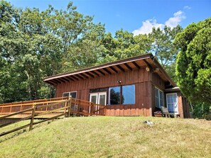 House | Property grounds - It`s_owl_good (Luray)