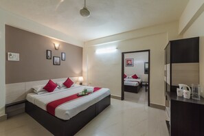 Luxury Quadruple Room | Free WiFi - Hotel Roopa (Mangaluru)
