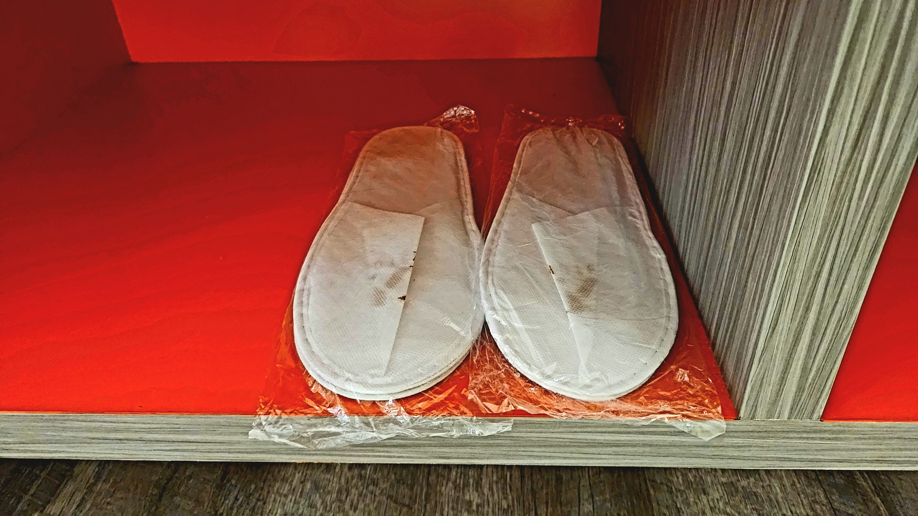 superior king bed | desk, iron/ironing board, bed sheets