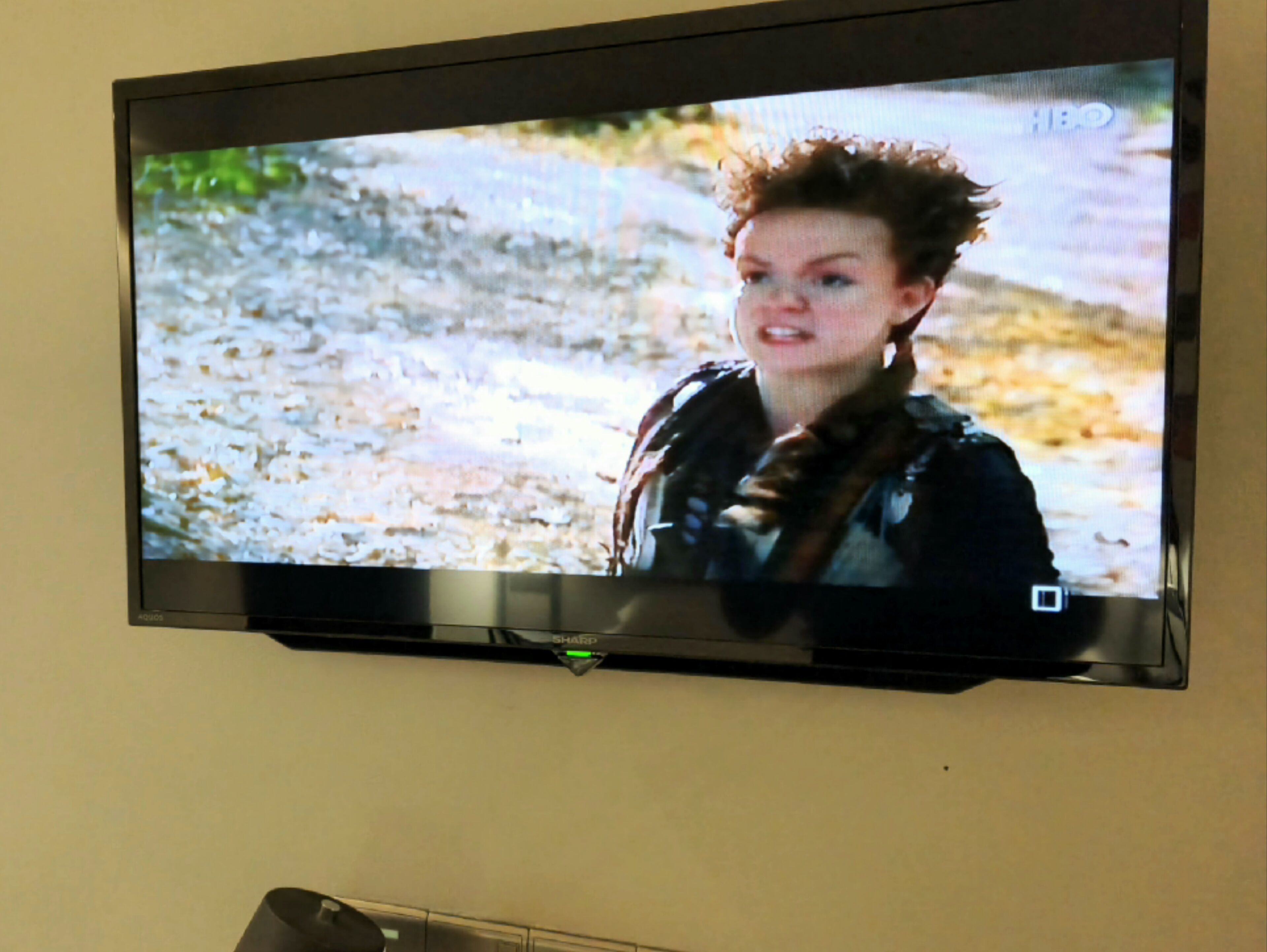 triple room | desk, iron/ironing board, bed sheets