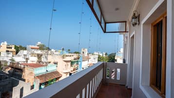 Deluxe Room, Balcony | Balcony