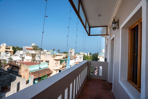 Deluxe Room, Balcony | Balcony - 19 villa mira (Puducherry)
