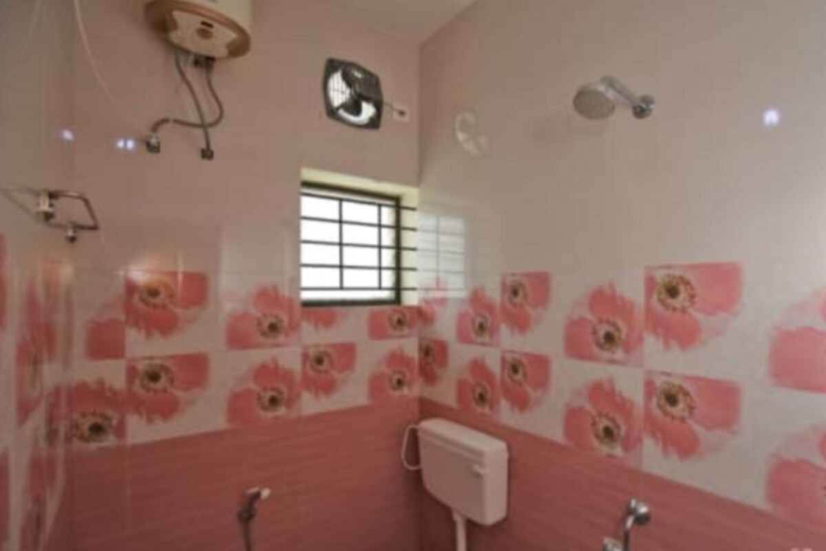 Shower, towels