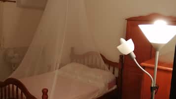 1 dormitori, planxa i posts de planxar, wifi gratuïta i roba de llit