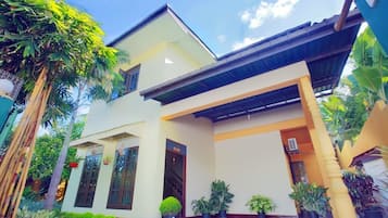 Mặt tiền nơi lưu trú