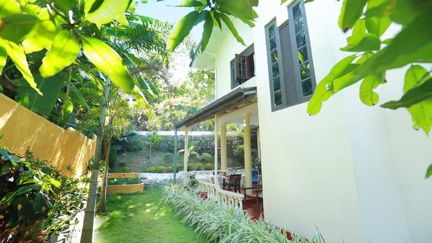 Garden - The One Apartment (Galle)