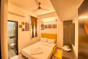 House with 2 Bedrooms (4 Adults) | Desk, free WiFi, bed sheets - La Maison Charu (Puducherry)