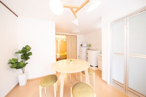 อพาร์ทเมนท์ (101) | 1 ห้องนอน, ห้องพักตกแต่งอย่างมีเอกลักษณ์, ตกแต่งพิเศษโดยเฉพาะ, โต๊ะทำงาน