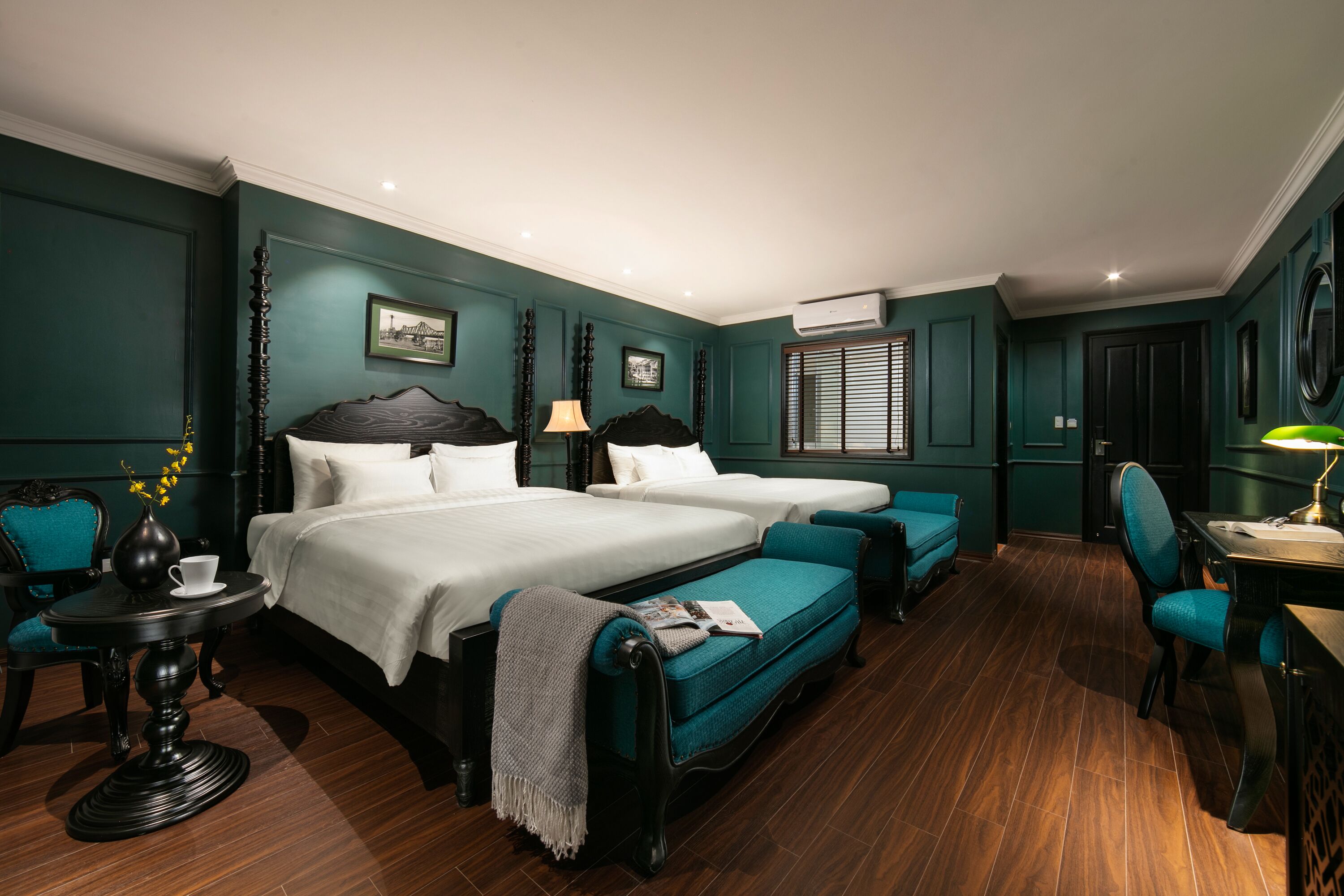 family quadruple room, balcony | 1 bedroom, minibar, in-room safe, desk