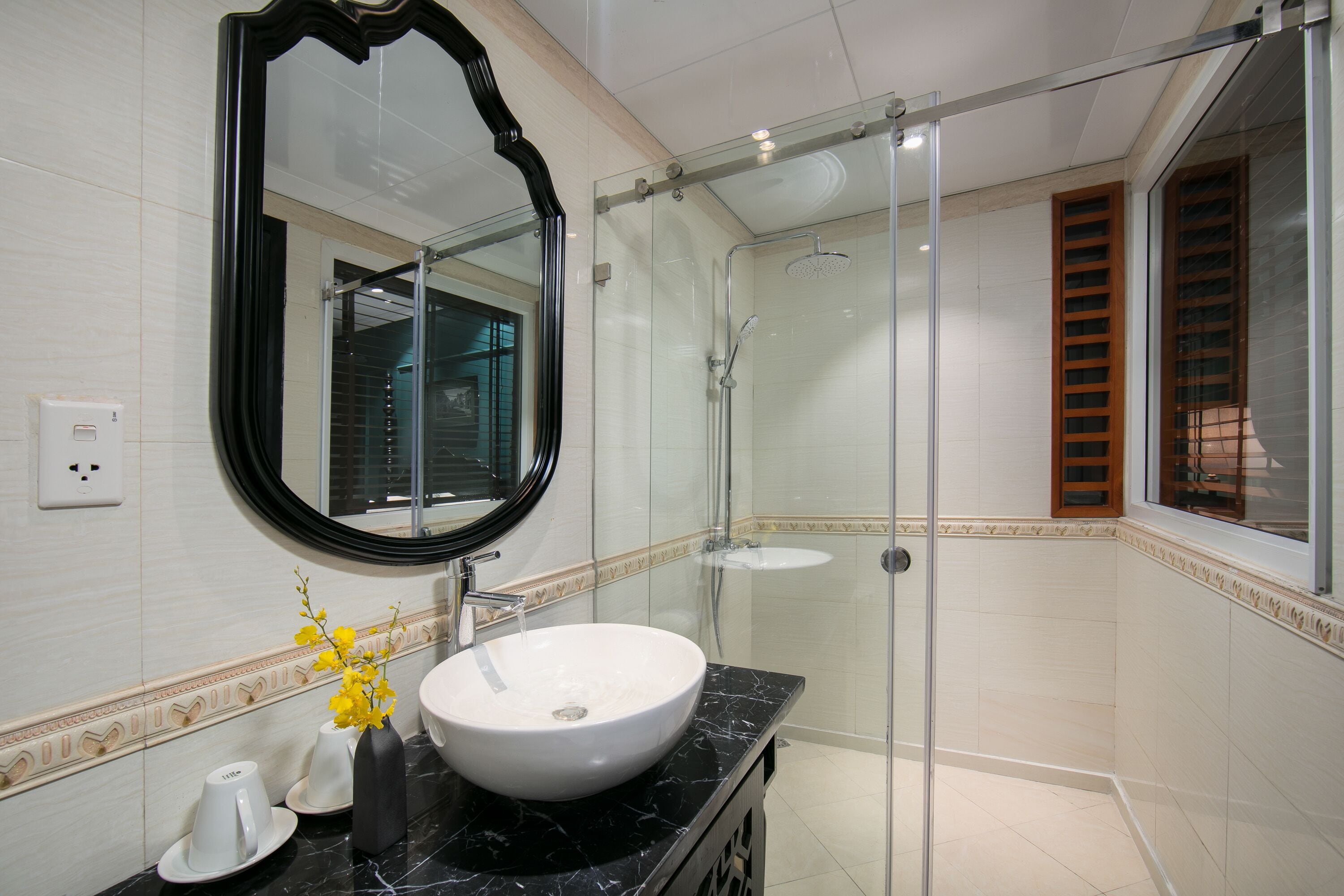 shower, free toiletries, hair dryer, slippers