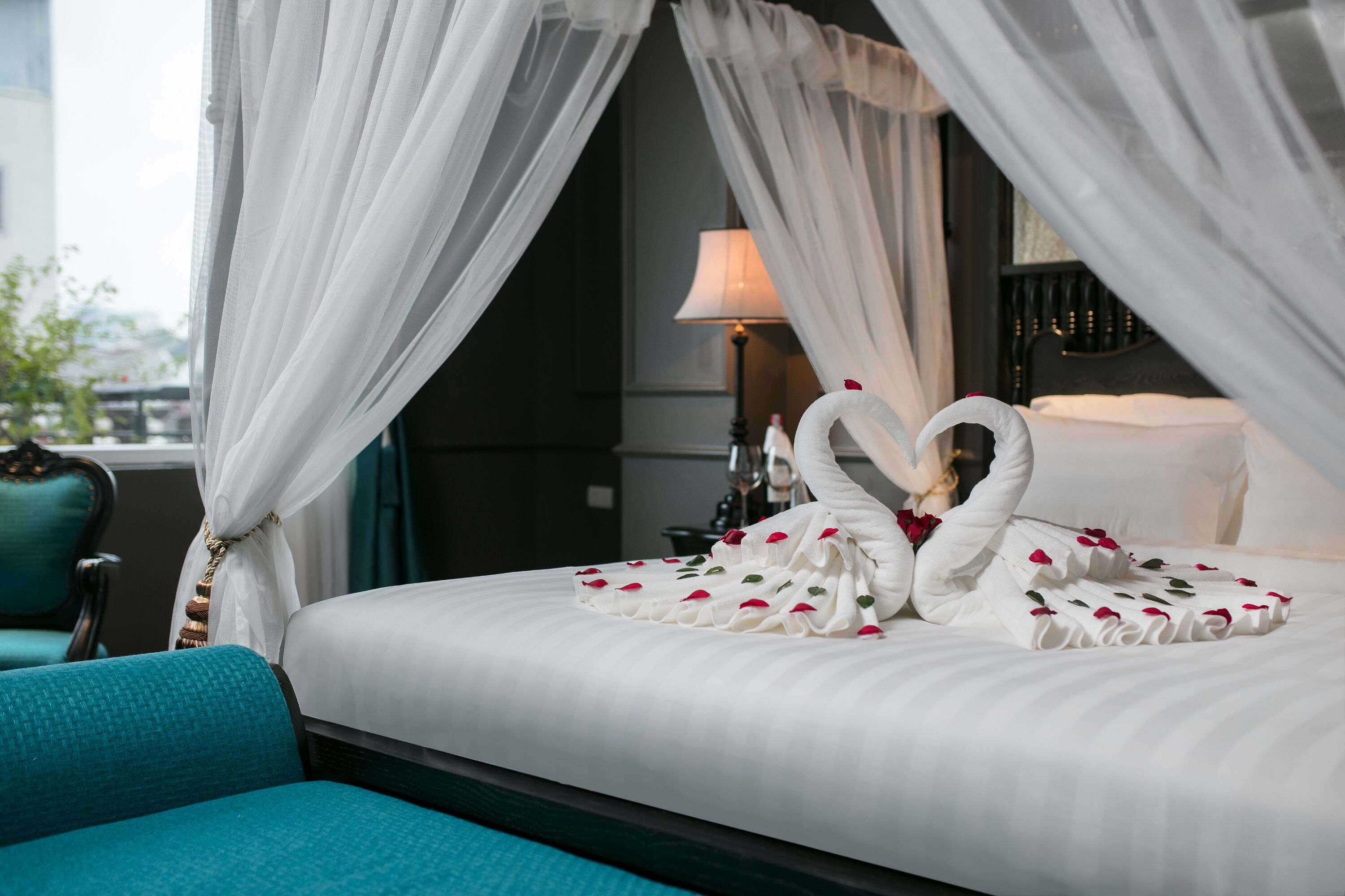 grande suite, balcony | 1 bedroom, minibar, in-room safe, desk