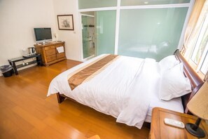 家庭四人房 | 書桌、遮光窗簾/窗簾、床單