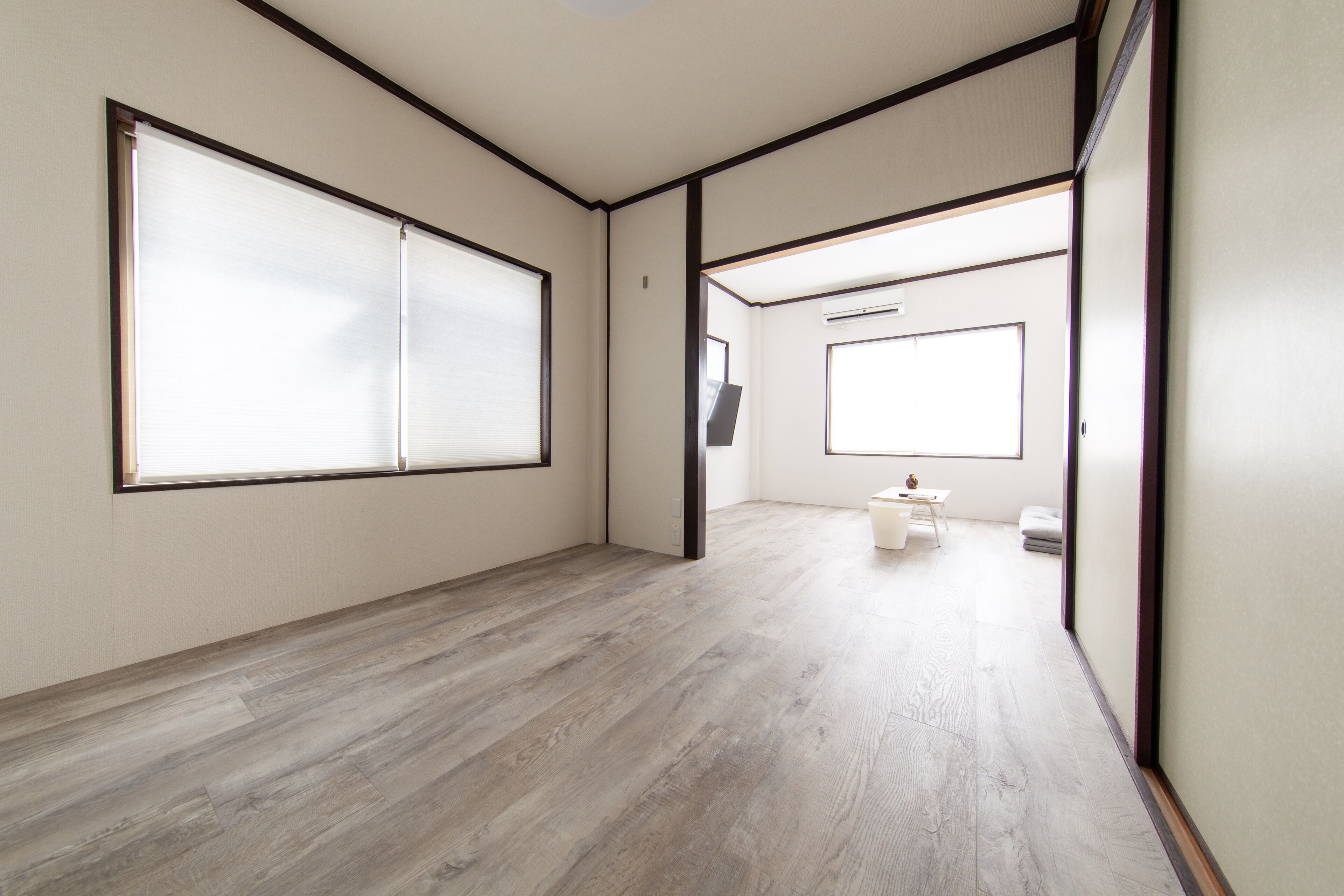 公寓 (10) | 特色装修、特色家居、办公桌、笔记本电脑工作区