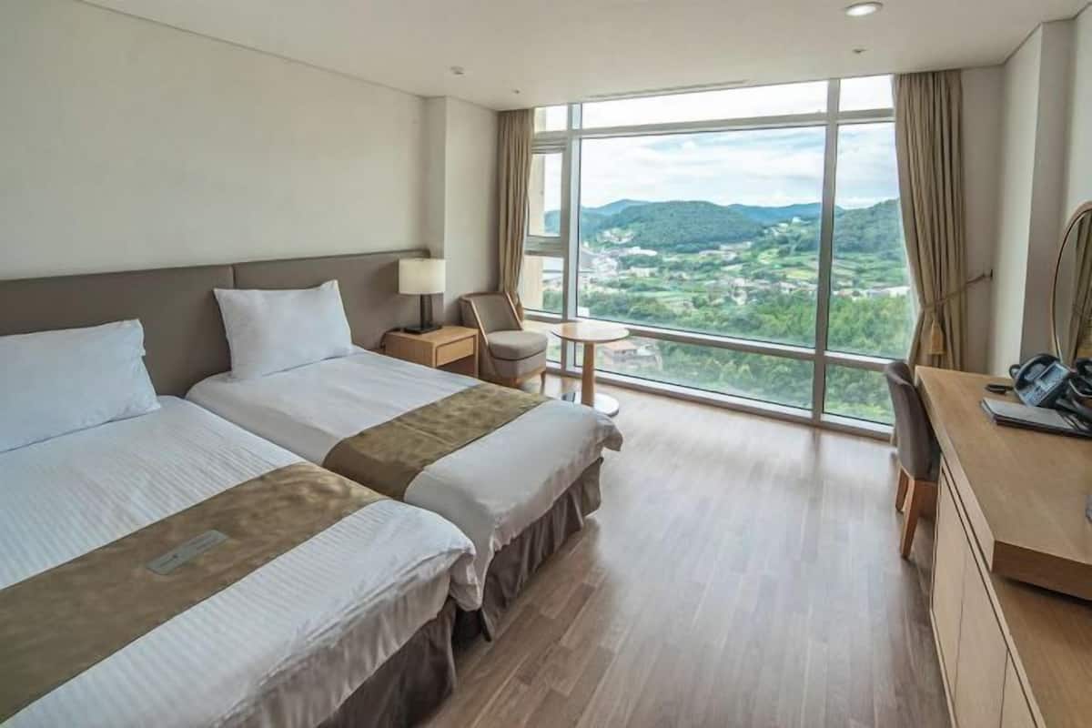 1 bedroom, individually decorated, blackout curtains, soundproofing
