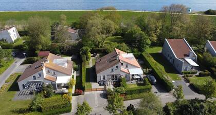 Cottage on Grevelingenmeer, nice and quiet location, dogs allowed, wireless internet
