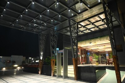 The Pinnacle INN Sarnath 