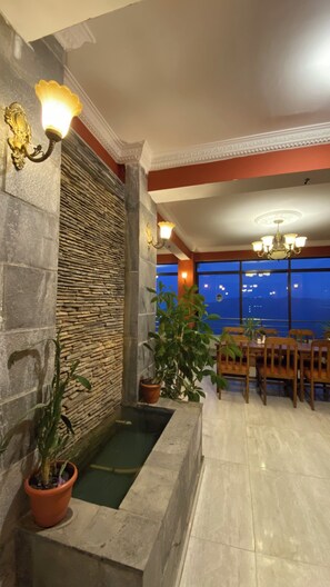 Restaurant - Hotel Nagarkot Inn (Baluwapati Deupur)