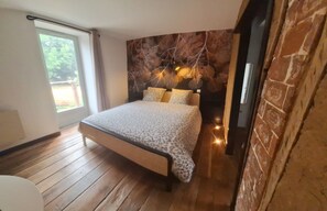 1 Schlafzimmer, Reisekinderbett, kostenloses WLAN, Bettwäsche