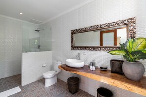 Luxury Villa, 3 Bedrooms | Bathroom - Villa Four Elements (Canggu)