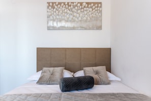 Apartment, 1 Schlafzimmer, Balkon, Meerblick | Hochwertige Bettwaren, Daunenbettdecken, individuell dekoriert
