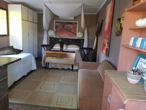 Classic Room (Orgone)