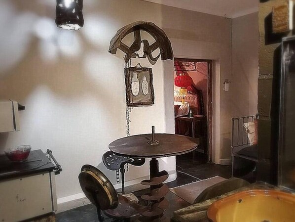 Classic Room (Zen) | In-room dining