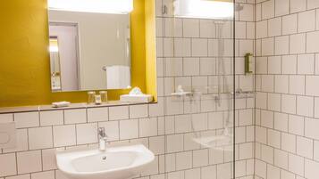 Basic Double Room | Bathroom | Free toiletries, hair dryer, towels