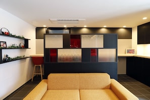 Lobby sitting area - Stay SAKURA Kyoto TSUBAKI (Kyoto)