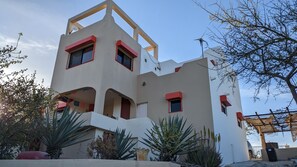 Exterior - Casa El Coyote, 3bedrooms/2 baths home with private pool near Cabo Pulmo  (Cabo Pulmo)