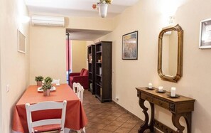 Dining - Lovely Studio in Trastevere (Rome)