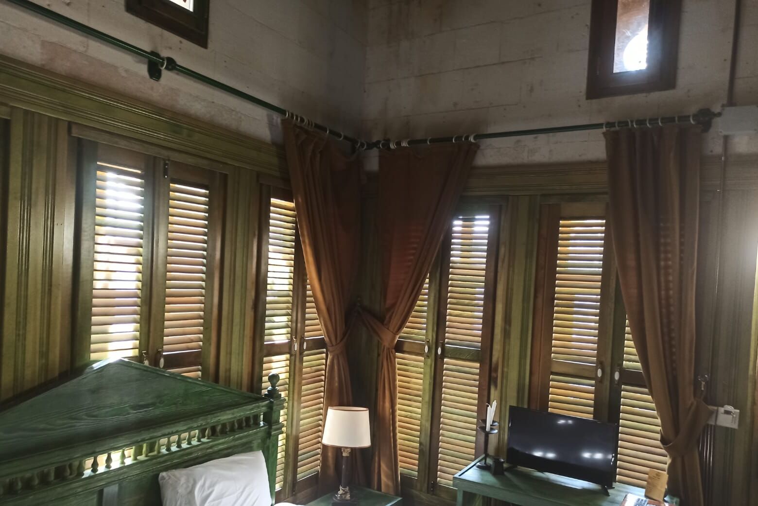 standard room | 1 bedroom, free minibar items, laptop workspace, blackout curtains