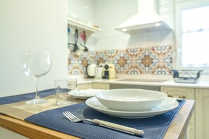 Kjøleskap, mikrobølgeovn, ovn og oppvaskmaskin