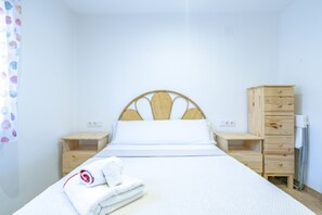 2 Schlafzimmer, Bügeleisen/Bügelbrett