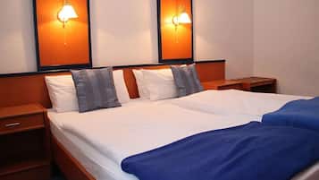 1 bedroom, down duvets, minibar, bed sheets