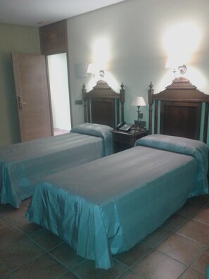 Phòng | Truy cập Internet không dây miễn phí, bộ trải giường 