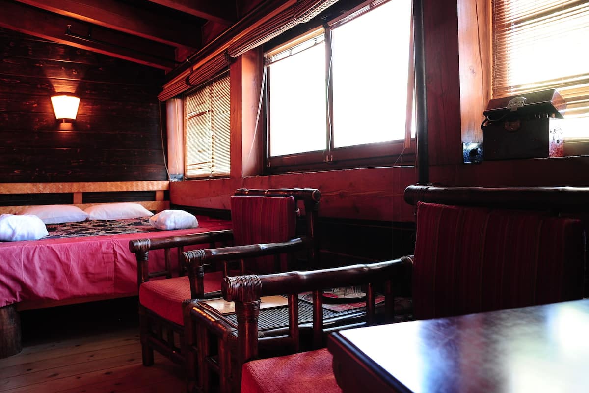 Junior Suite | 1 bedroom, iron/ironing board, free WiFi, bed sheets