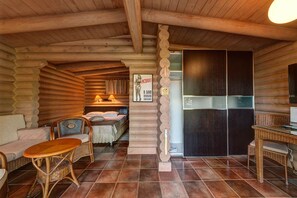 Chalet | Iron/ironing board, free WiFi, bed sheets - Partizan BeerLogovo Hotel (Romankiv)