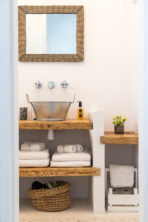Shower, hair dryer, towels, soap - Altea Old Town, close to the beach and with your own private patio (Altea)