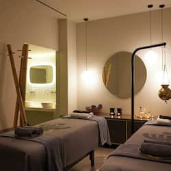 Couples treatment room(s), sauna, Turkish bath/hammam, body treatments